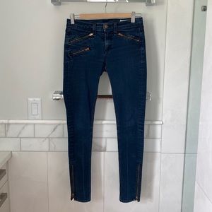Great used Rag & Bone Skinny Jeans with Zipper embellishments size 26